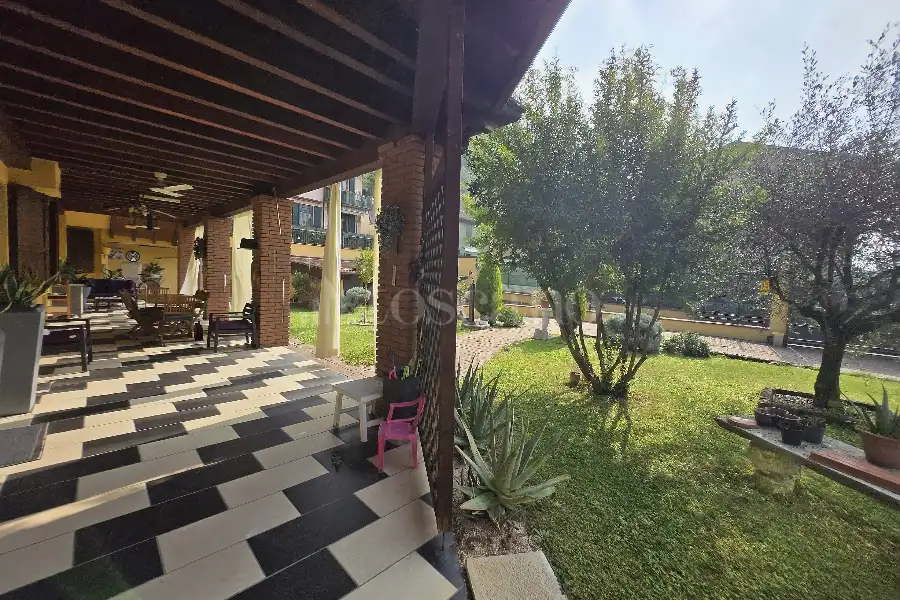 Villa in vendita di 200 mq a €395.000 (rif. 49/2025)