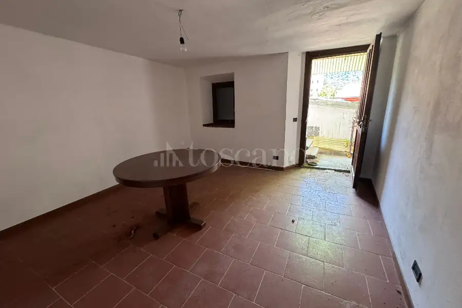 Casa Indipendente in vendita di 376 mq a €177.000 (rif. 7/2026)