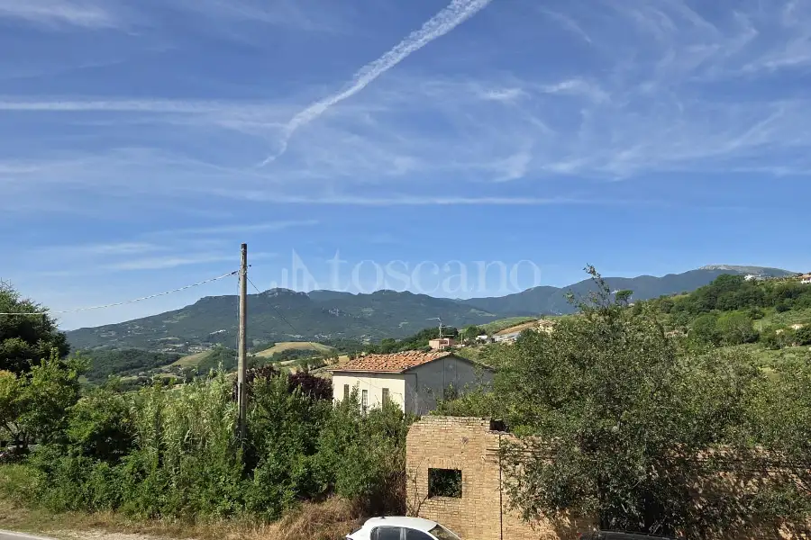 Casale in vendita di 300 mq a €200.000 (rif. 21/2026)