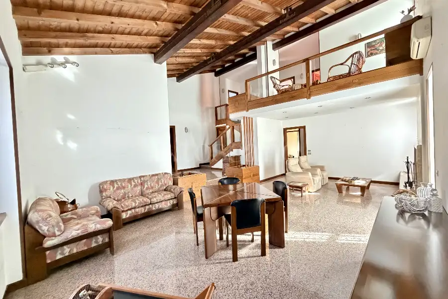 Villa in vendita di 400 mq a €870.000 (rif. 13/2026)