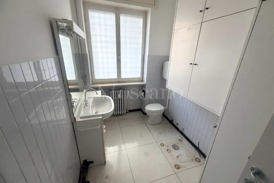 Negozio in affitto di 100 mq a €1.600 (rif. 13/2026)