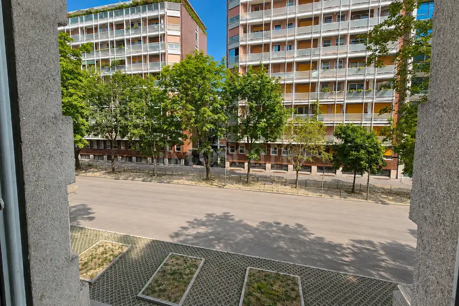 Ufficio in affitto di 700 mq a €11.000 (rif. 10/2025)