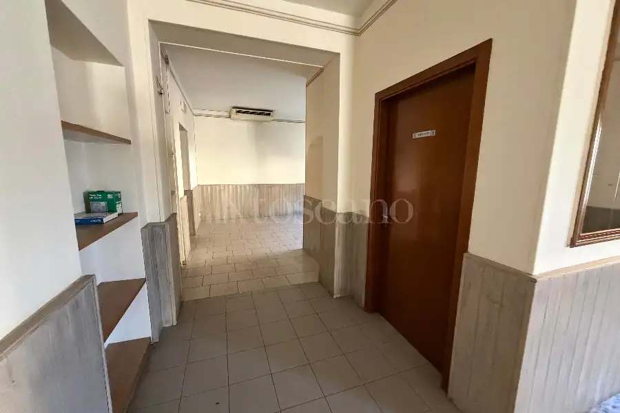 Negozio in vendita di 350 mq a €355.000 (rif. 23/2026)