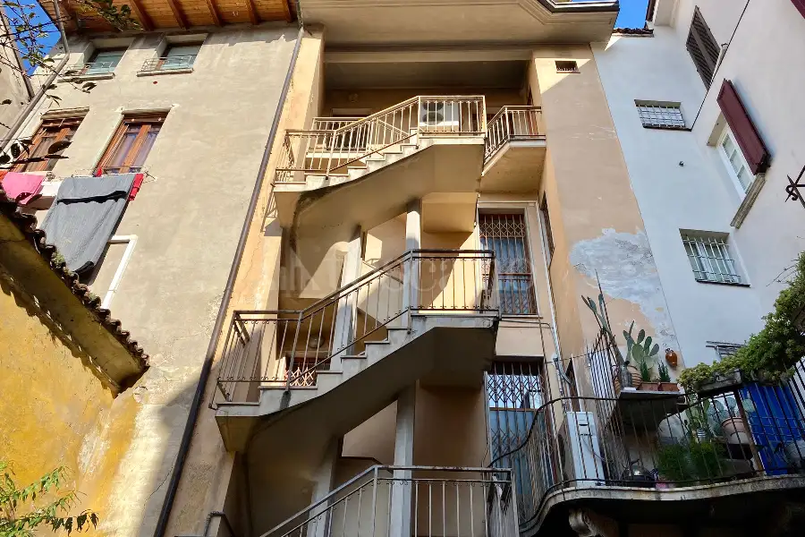 Palazzo in vendita di 490 mq a €459.000 (rif. 48/2024)