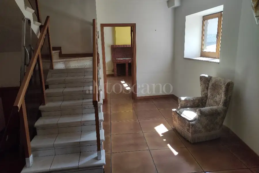 Casa in vendita di 240 mq a €160.000 (rif. 9/2025)
