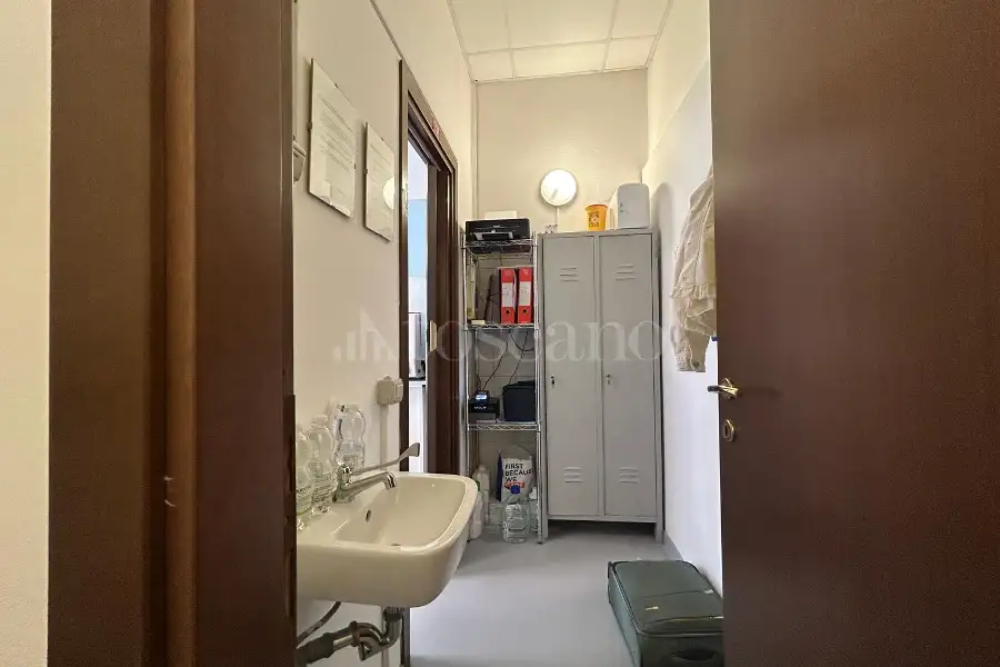 Negozio in vendita di 57 mq a €79.000 (rif. 16/2026)