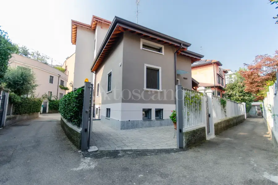 Villa in vendita di 250 mq a €1.490.000 (rif. 19/2025)