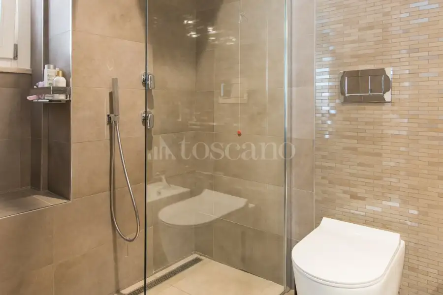Casa in vendita di 250 mq a €899.000 (rif. 5/2026)