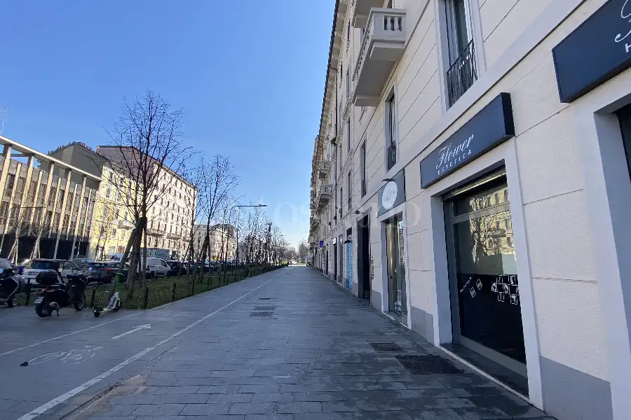 Negozio in vendita di 100 mq a €1.090.000 (rif. 5/2026)