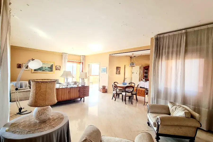 Attico in vendita di 230 mq a €1.230.000 (rif. 4/2026)