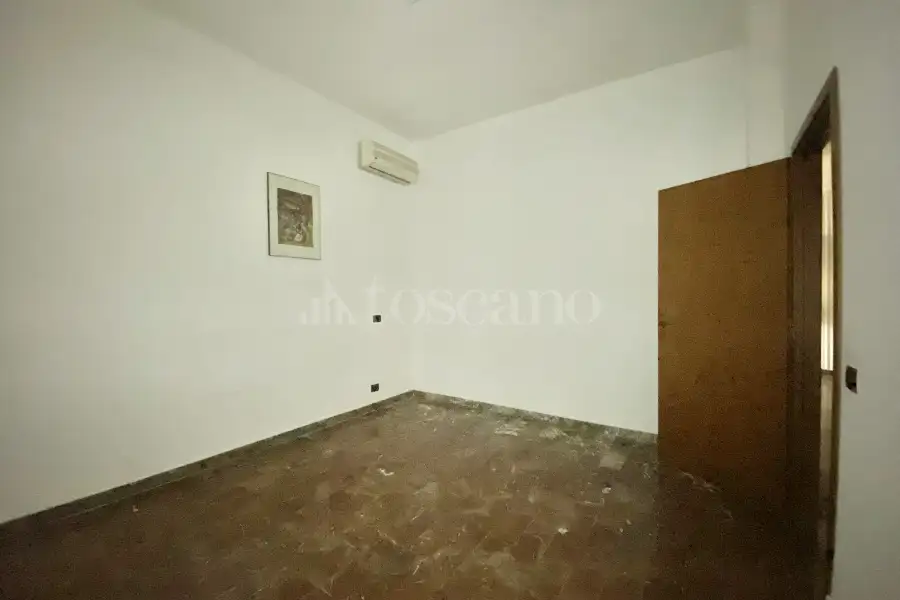 Negozio in vendita di 95 mq a €64.000 (rif. 26/2026)