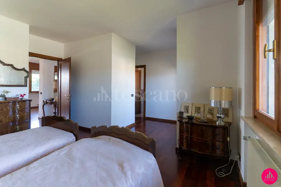 Attico in vendita di 160 mq a €349.000 (rif. 1/2026)
