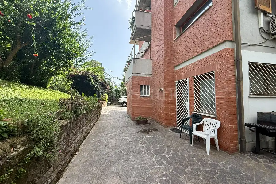 Villa Bifamiliare in vendita di 240 mq a €790.000 (rif. 10/2026)