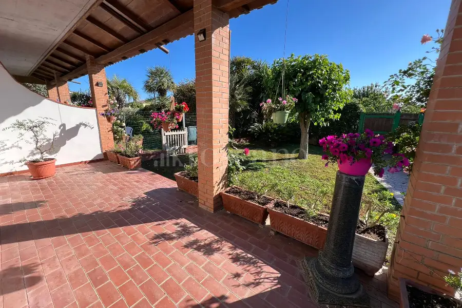 Villa Bifamiliare in vendita di 140 mq a €295.000 (rif. 95/2025)