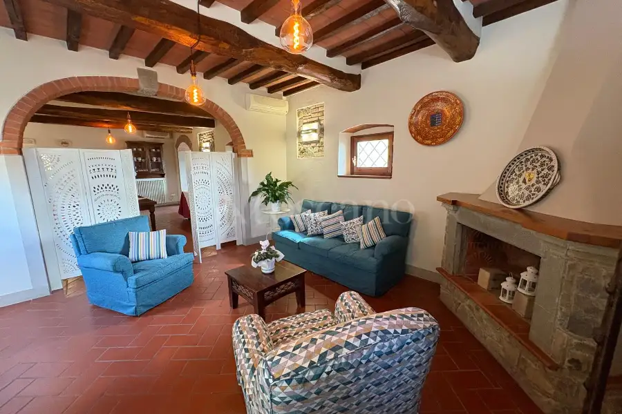 Casale in vendita di 880 mq a €1.080.000 (rif. 22/2025)