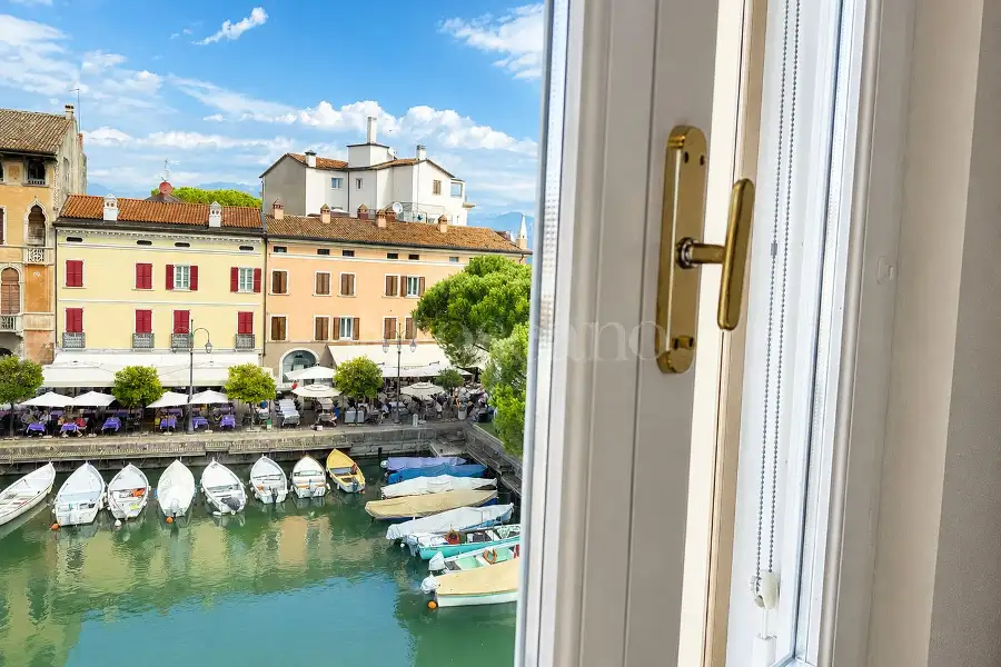 Attico in vendita di 210 mq a €1.200.000 (rif. 54/2026)