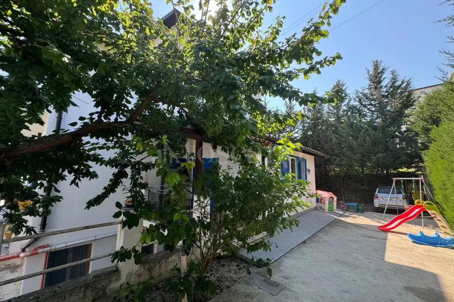 Villa in vendita di 400 mq a €420.000 (rif. 81/2024)