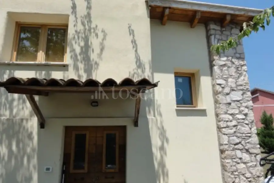 Villa in vendita di 260 mq a €265.000 (rif. 31/2022)