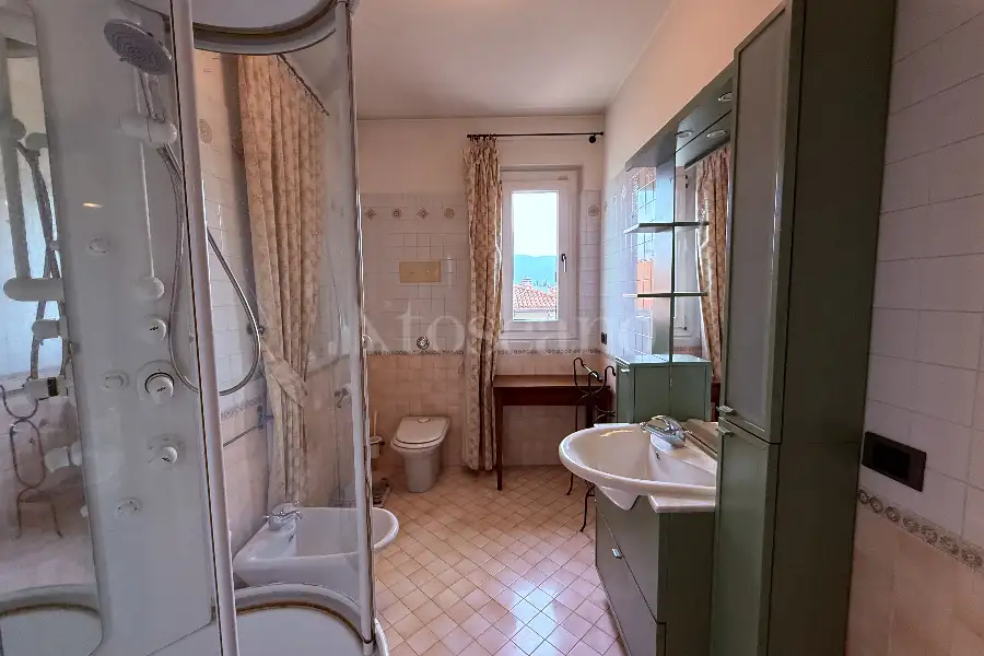 Villa Bifamiliare in vendita di 320 mq a €780.000 (rif. 65/2025)