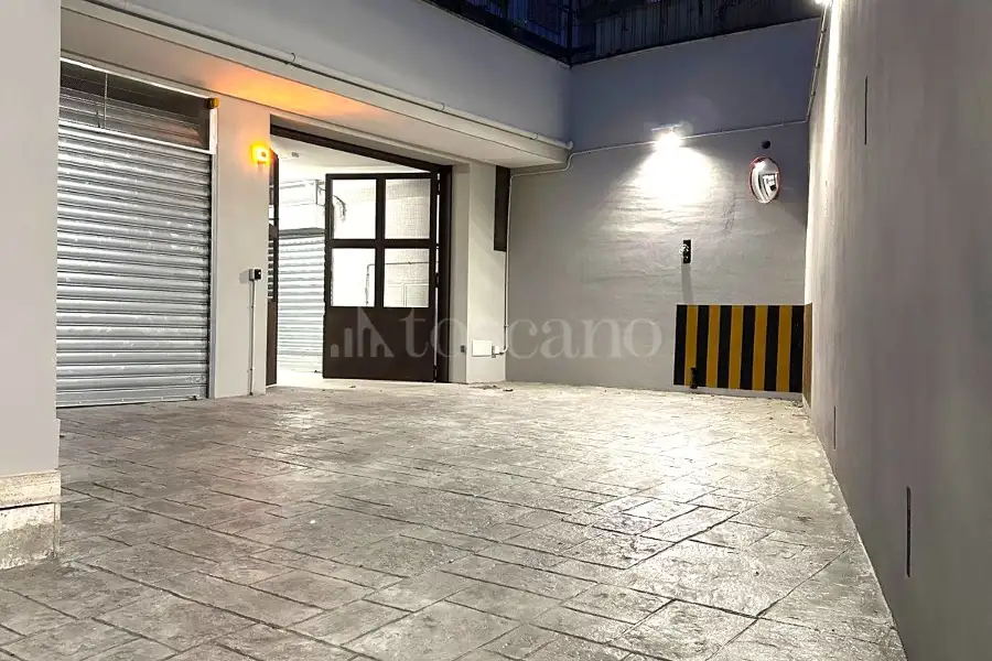 Box in affitto di 54 mq a €700 (rif. 10/2026)