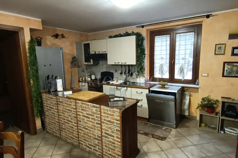 Villa Bifamiliare in vendita di 156 mq a €320.000 (rif. 11/2026)