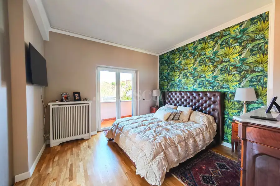 Villa Bifamiliare in vendita di 440 mq a €665.000 (rif. 5/2026)