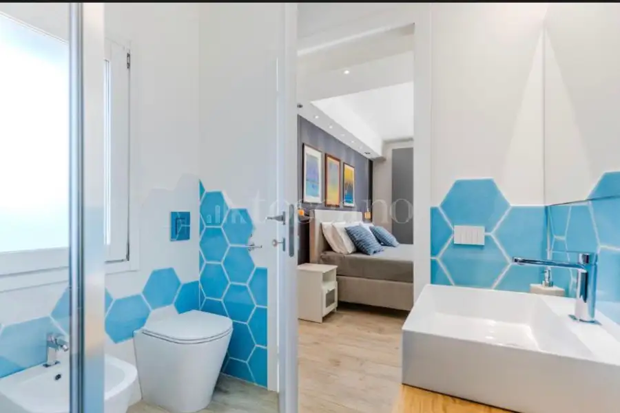 Casa Indipendente in vendita di 340 mq a €2.200.000 (rif. 43/2026)