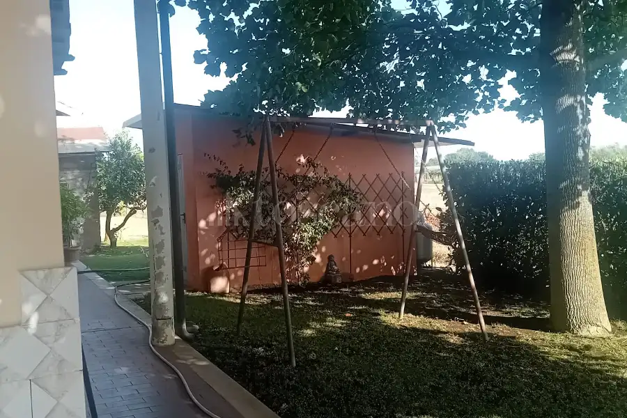 Casa Indipendente in vendita di 250 mq a €500.000 (rif. 106/2026)