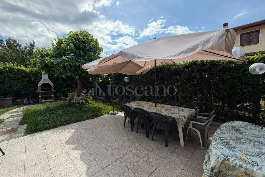 Villa Bifamiliare in vendita di 310 mq a €535.000 (rif. 28/2026)