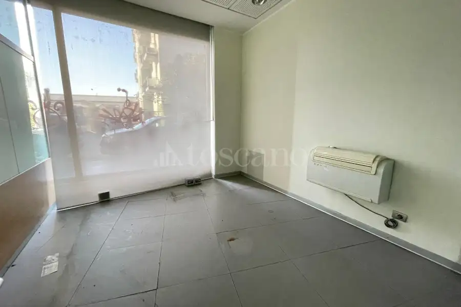 Negozio in vendita di 180 mq a €439.000 (rif. 6/2026)