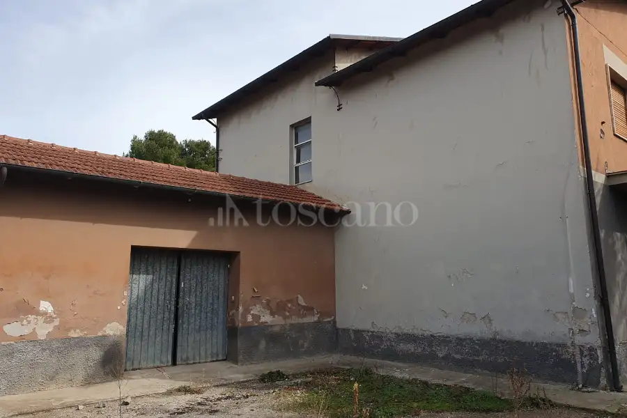 Casa Indipendente in vendita di 460 mq a €220.000 (rif. 31/2024)