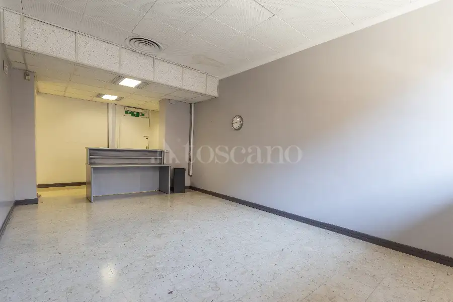 Ufficio in affitto di 255 mq a €6.000 (rif. 138/2025)