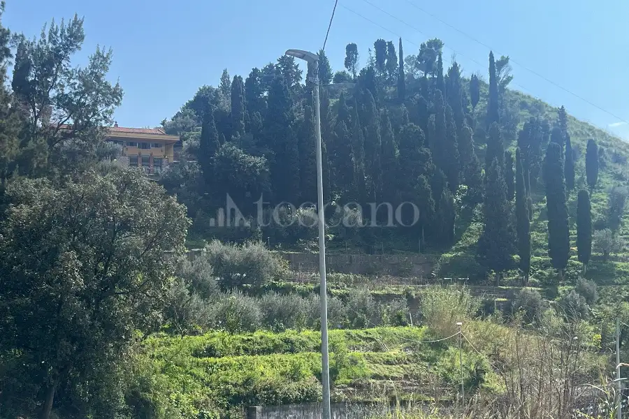 Agriturismo in vendita di 600 mq a €1.750.000 (rif. 13/2026)