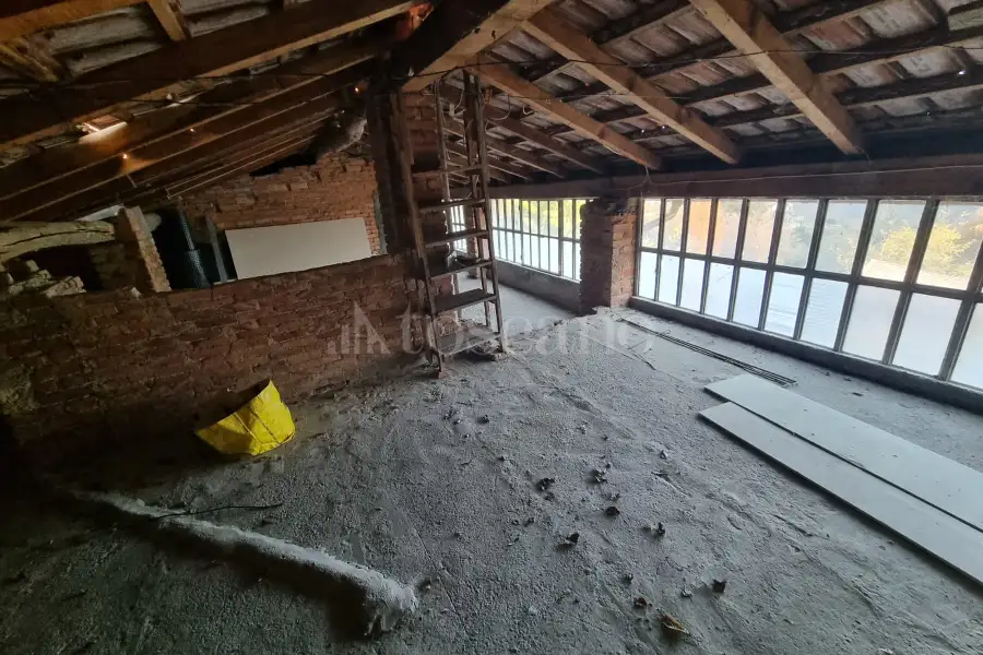 Loft in vendita di 85 mq a €45.000 (rif. 11/2026)