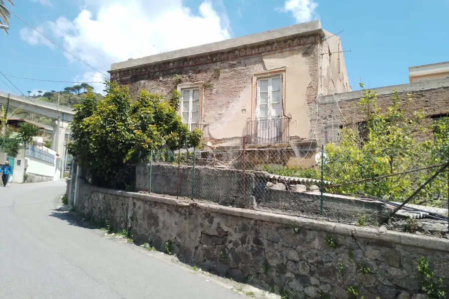 Casa Indipendente in vendita di 192 mq a €87.000 (rif. 44/2023)