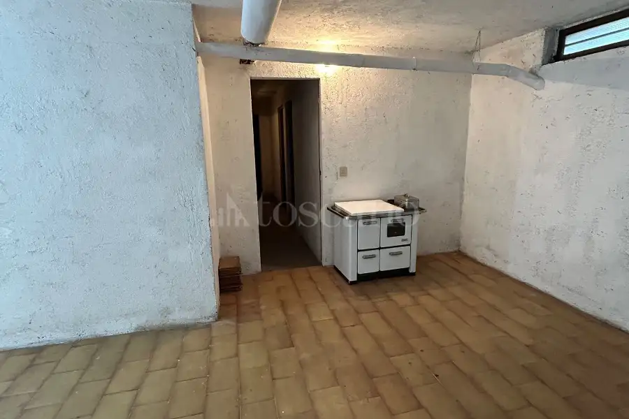 Garage in vendita di 30 mq a €30.000 (rif. 1/2025)