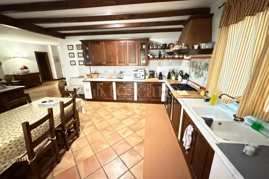 Villa Bifamiliare in vendita di 400 mq a €829.000 (rif. 33/2026)