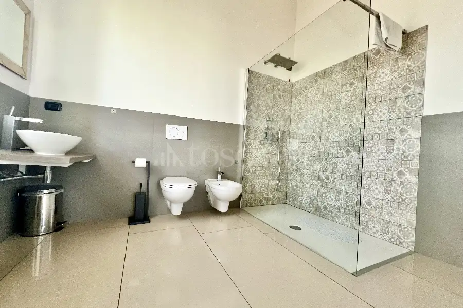 Villa in vendita di 750 mq a €1.500.000 (rif. 36/2024)