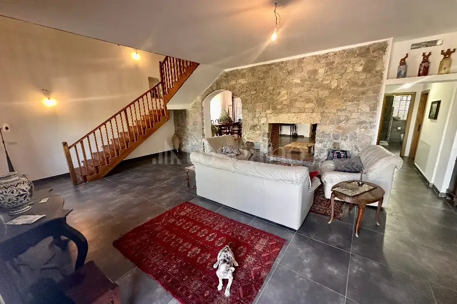 Villa in vendita di 350 mq a €439.000 (rif. 27/2025)