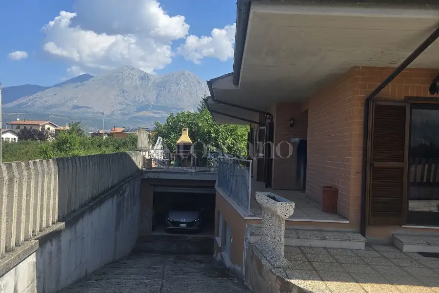 Villa Bifamiliare in vendita di 220 mq a €220.000 (rif. 63/2026)