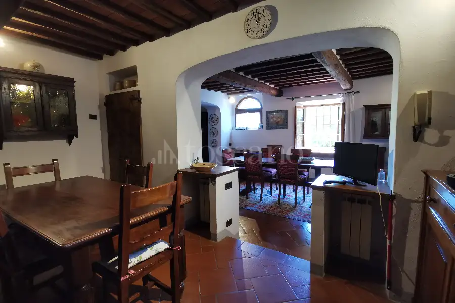 Casale in vendita di 300 mq a €570.000 (rif. 24/2022)
