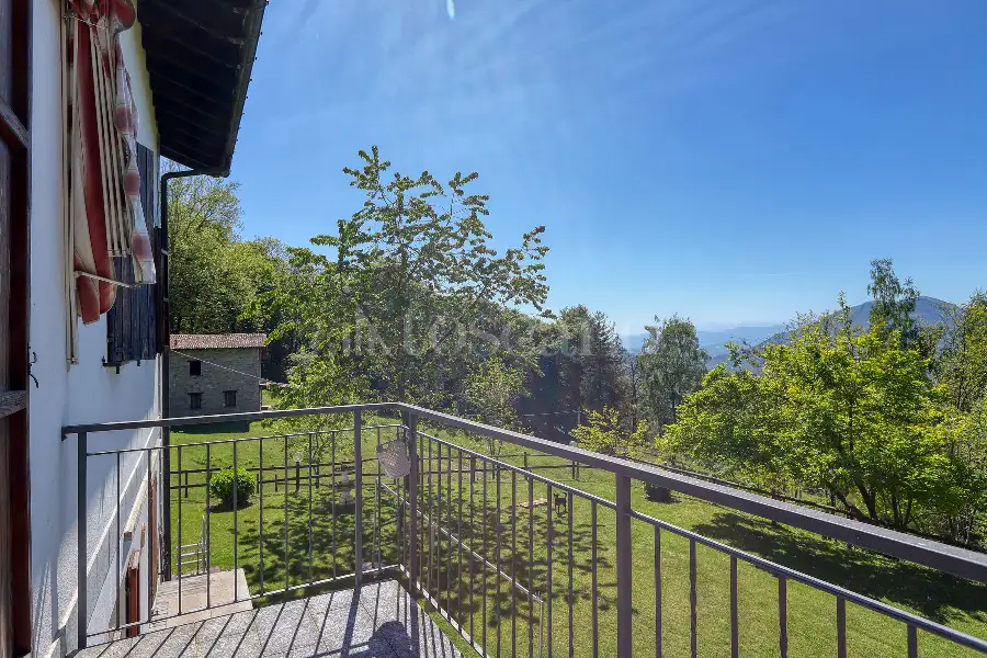 Casa Indipendente in vendita di 700 mq a €850.000 (rif. 146/2026)