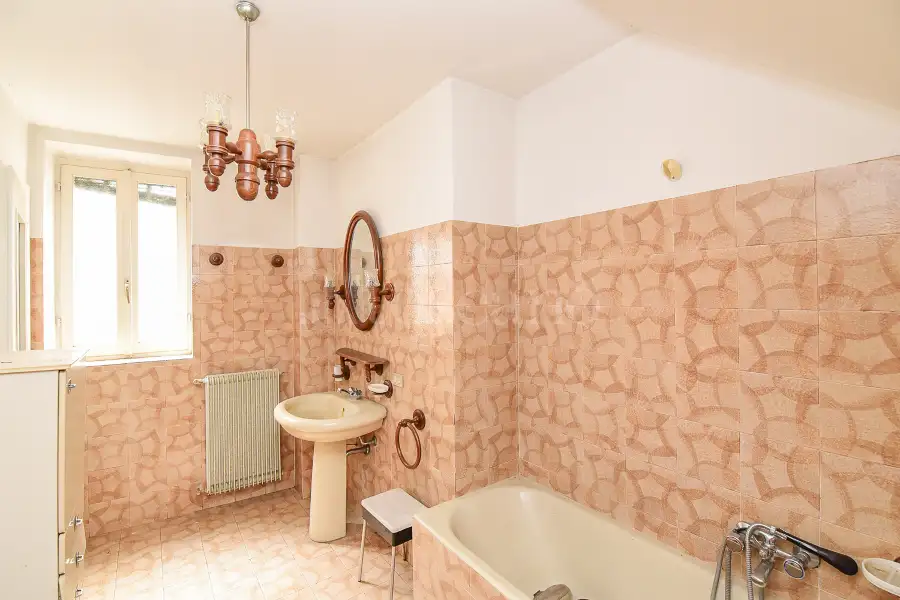 Casa Indipendente in vendita di 220 mq a €295.000 (rif. 13/2026)