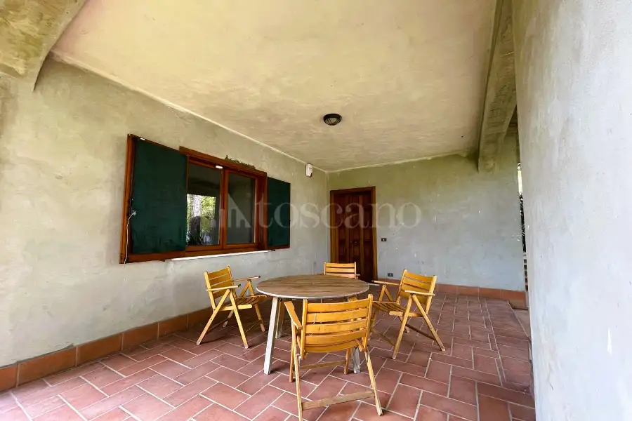 Villa in vendita di 305 mq a €650.000 (rif. 12/2025)