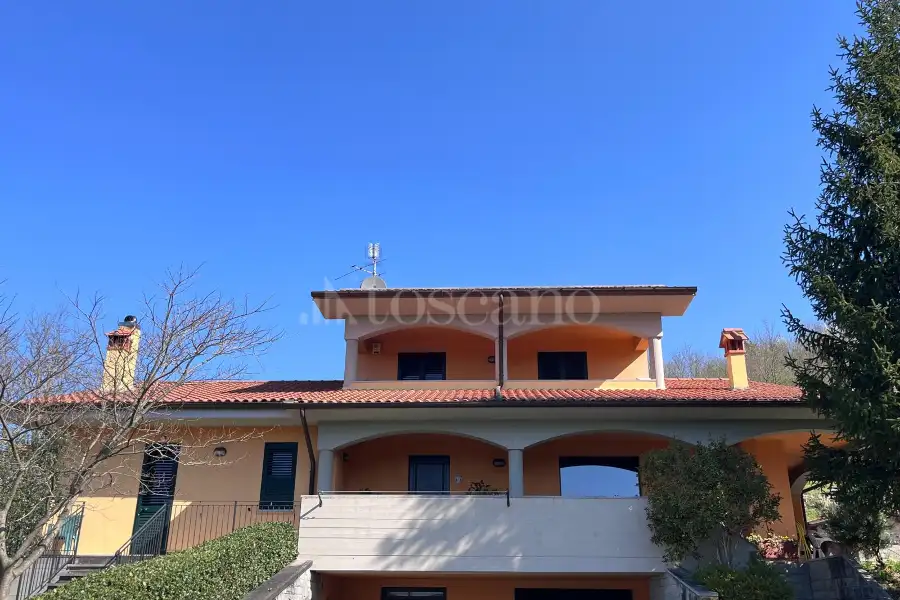 Villa in vendita di 300 mq a €825.000 (rif. 24/2025)