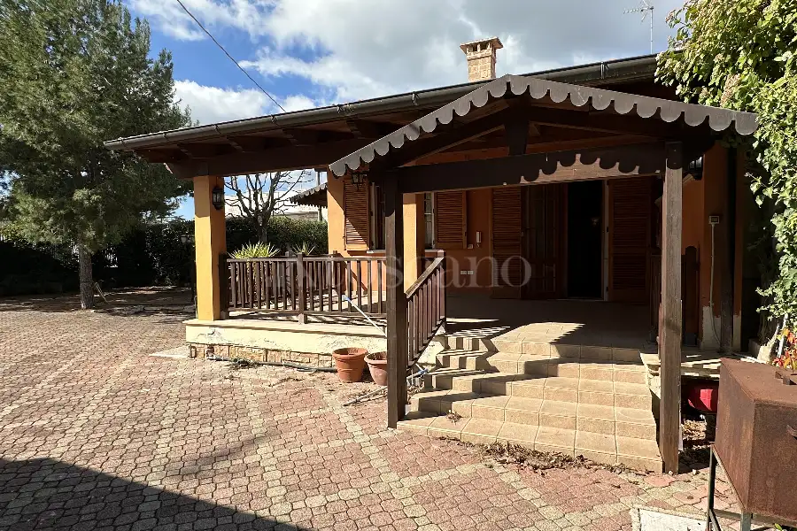 Casale in vendita di 747 mq a €790.000 (rif. 11/2026)