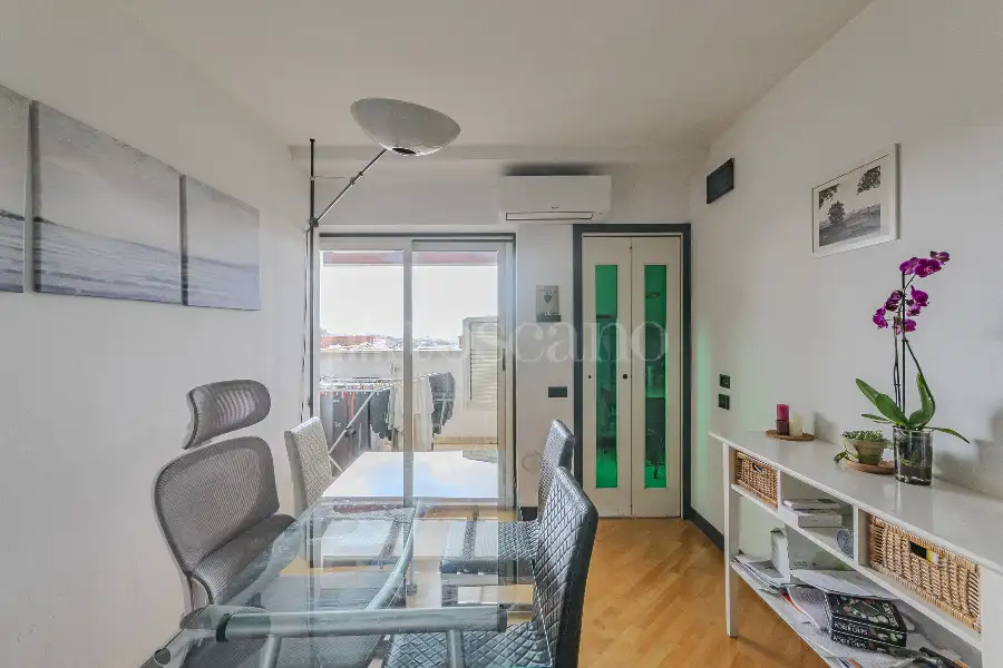 Superattico in vendita di 105 mq a €699.000 (rif. 11/2026)