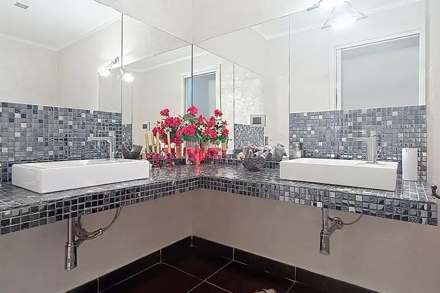 Casa Indipendente in vendita di 250 mq a €879.000 (rif. 203/2026)
