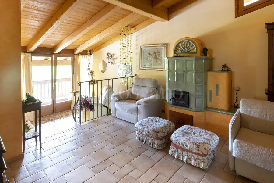 Casale in vendita di 1.000 mq a €990.000 (rif. 32/2025)