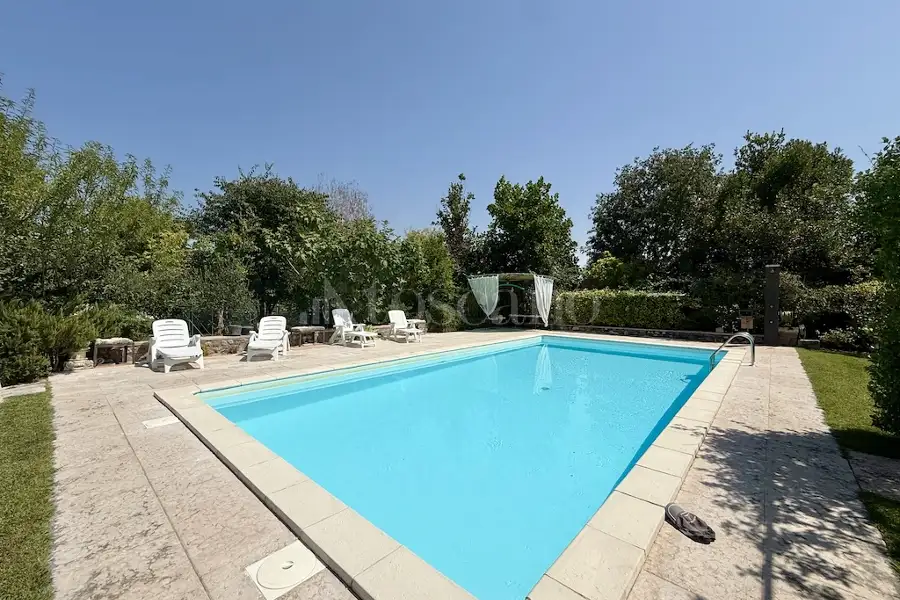 Villa in vendita di 380 mq a €795.000 (rif. 26/2026)